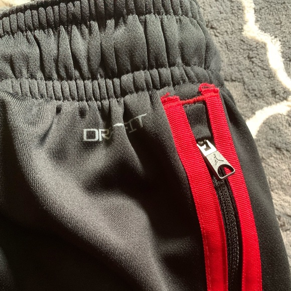 Jordan tech shorts - Picture 3 of 4